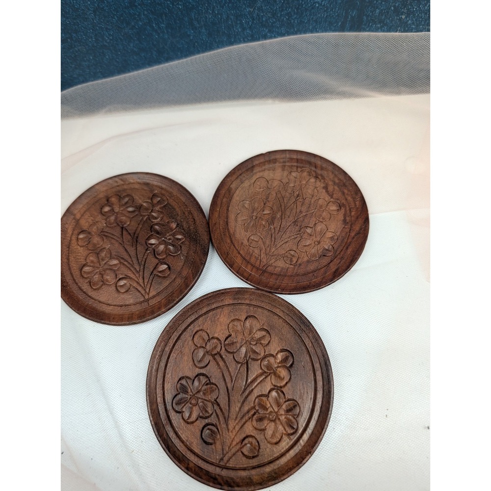 Carved Wooden Coaster Set with Holder & Brass Inlay Floral Detail - Picture 7 of 12